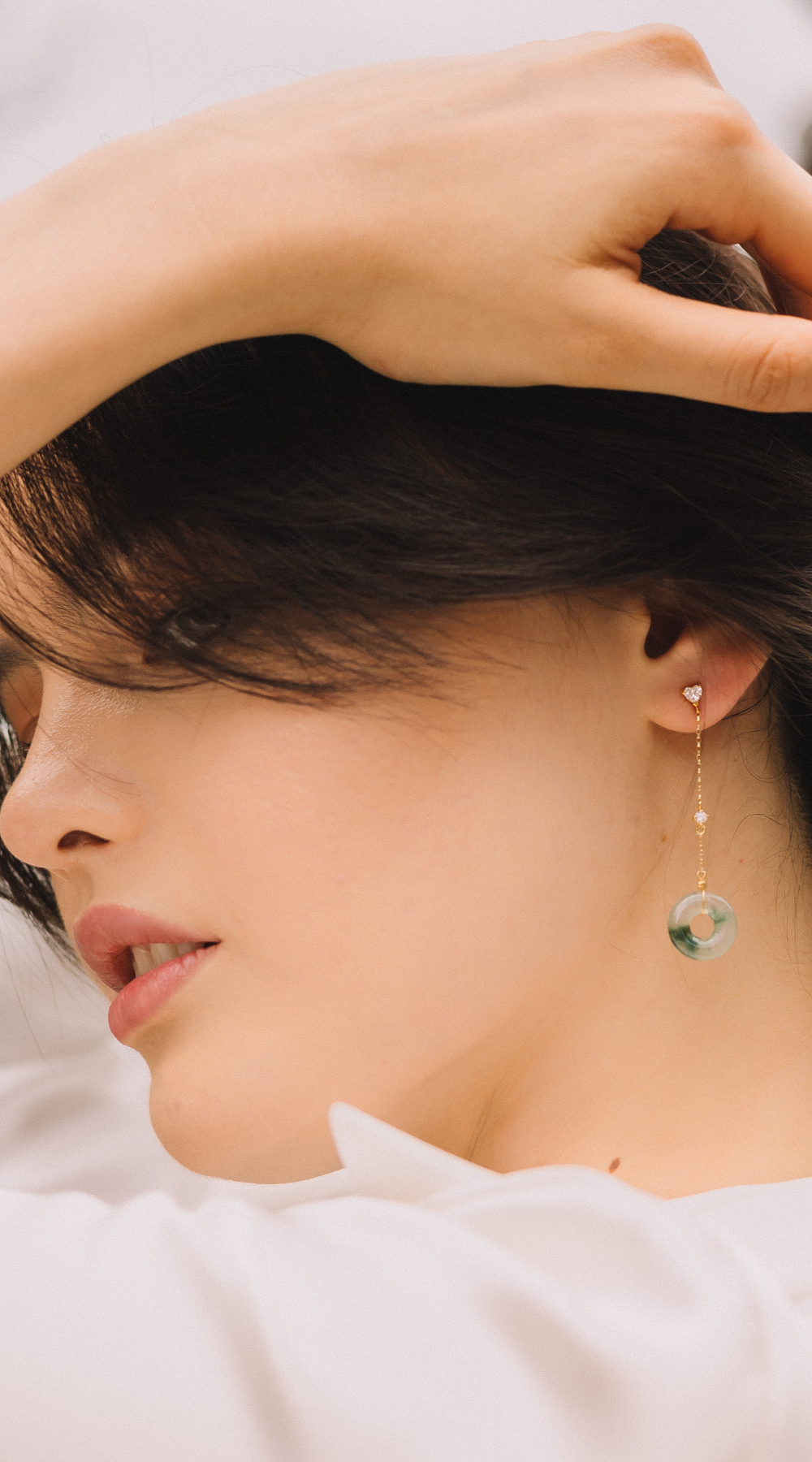 white jade earrings 