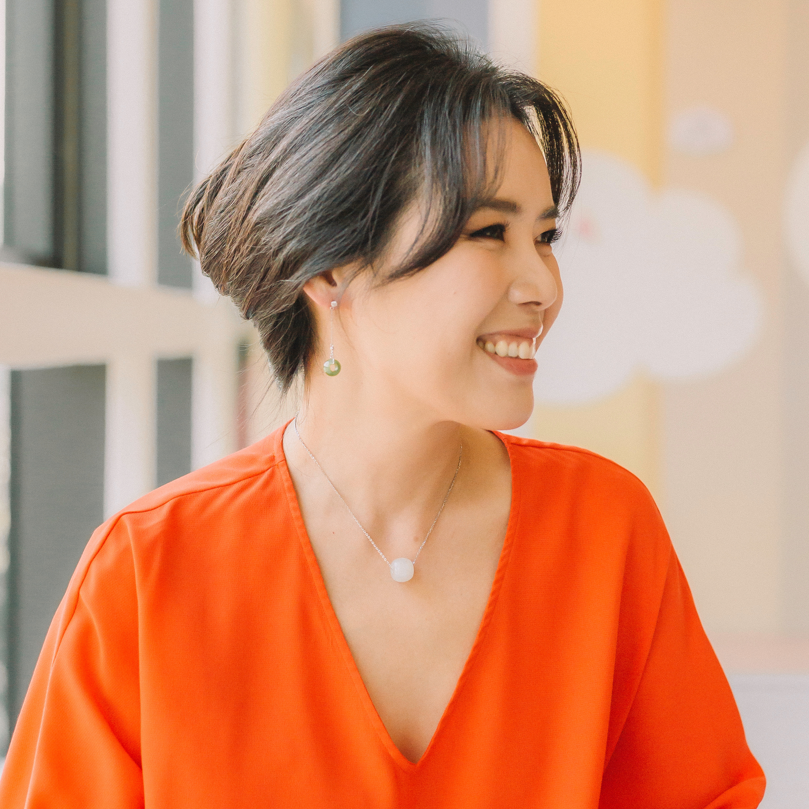 Simple white jade barrel necklace