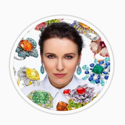 Katerina Perez jewelry expert and influencer writing about Jade artisan